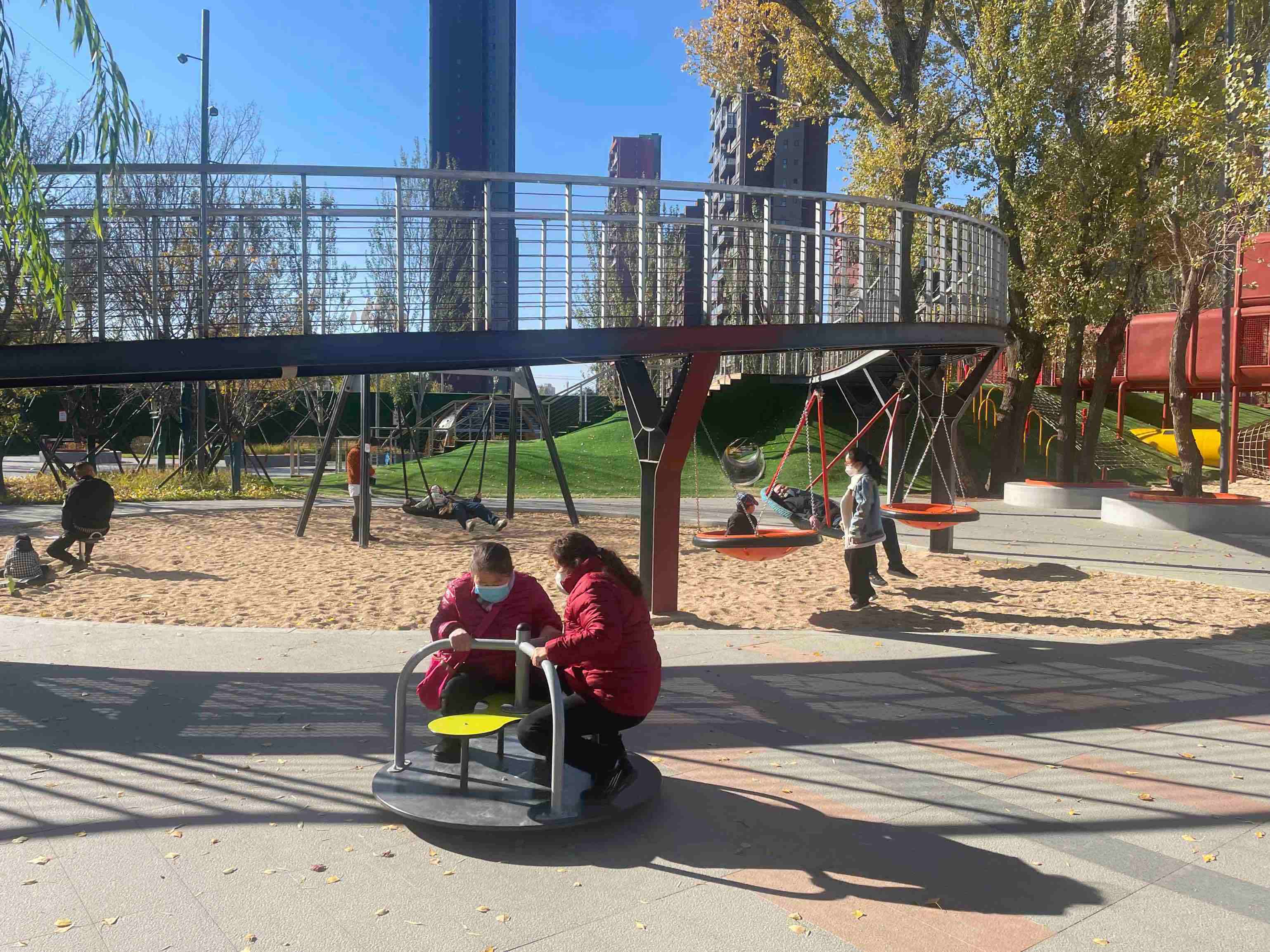 工业风健身场 城市肌理中的硬核活力